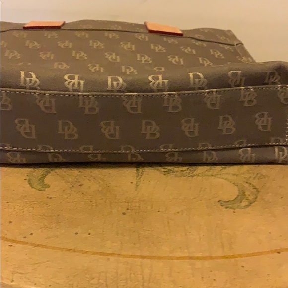 Dooney & Bourke monogram bag - Picture 4 of 7